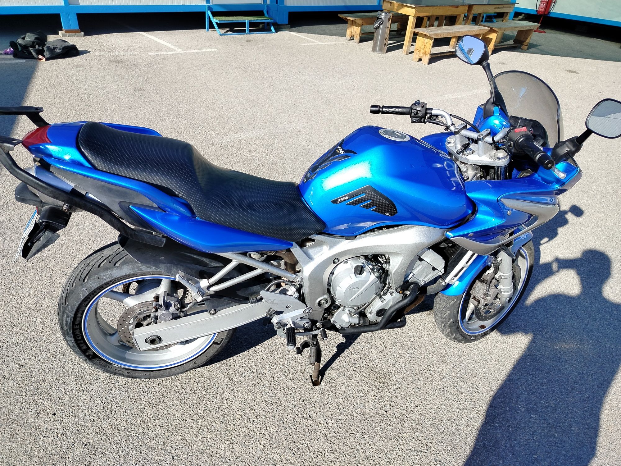 Продавам Yamaha Fazer 600