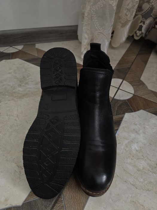 Ghete din piele scurte