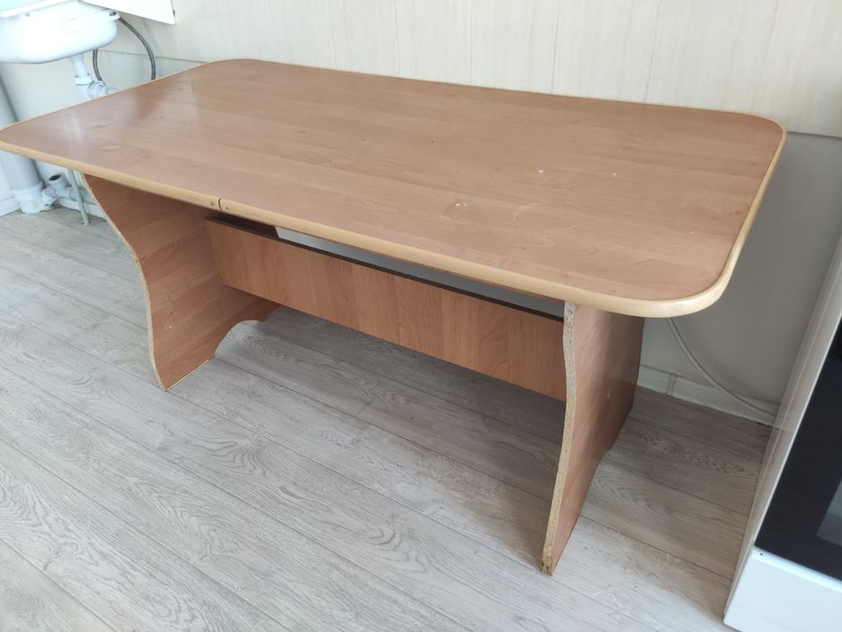 Стол кухонный ..