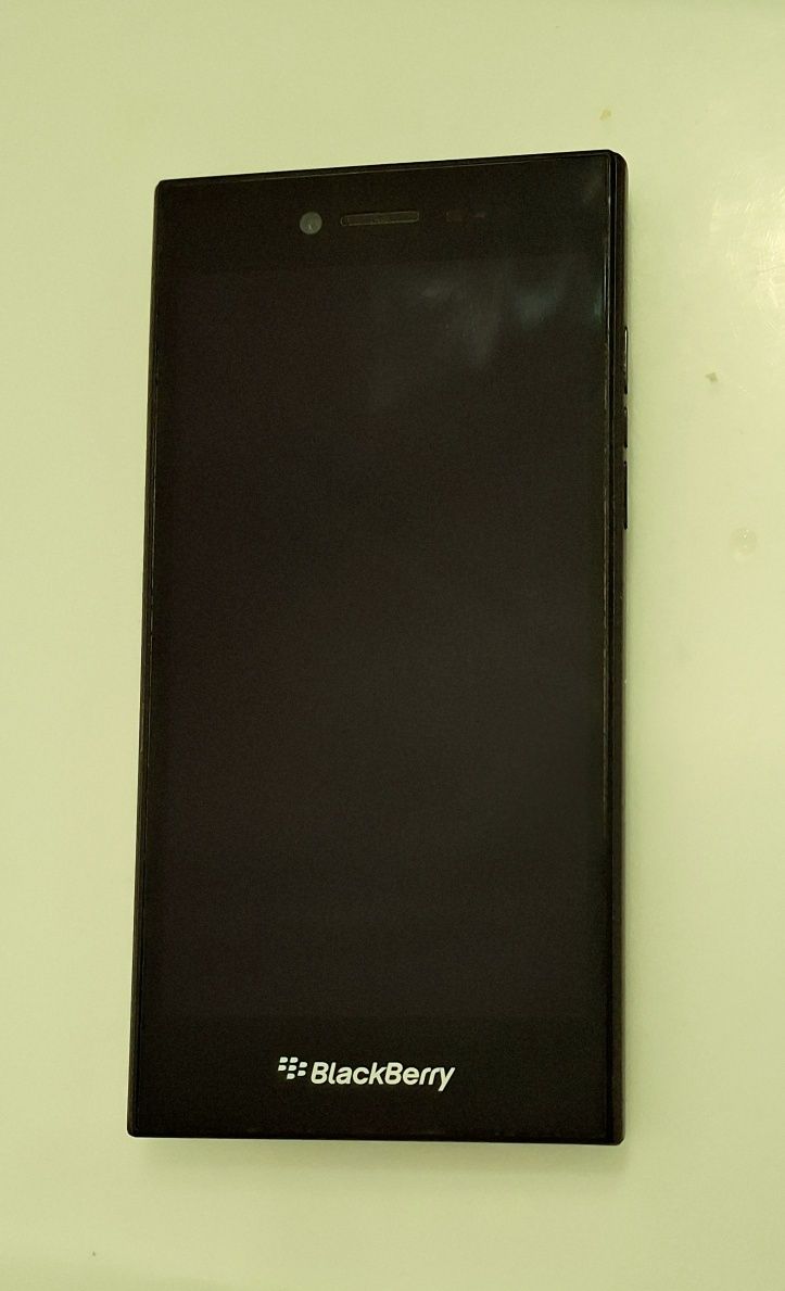 Blackberry Leap, Черен