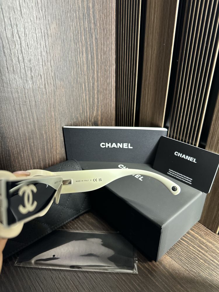 Слънчеви очила Chanel