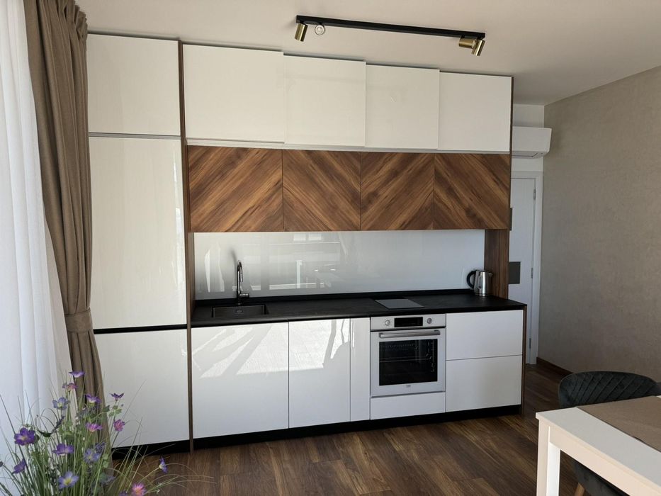 Дава се под наем Двустаен апартамент в Бургас, Сарафово - 55 кв.м за 459 € - Снимка #1