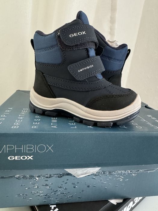 Продам детские ботинки демисезон