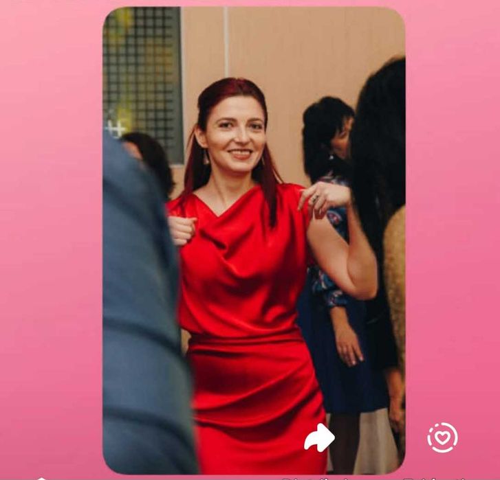 Vand rochie rosie Andreea Raicu marimea 36