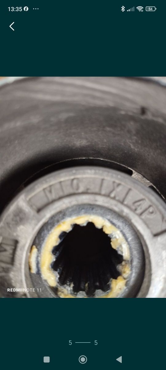 Vând elice Spitfire ,4 pale nouă ,motor Mercury 50Cp, pas 14, 13canelu