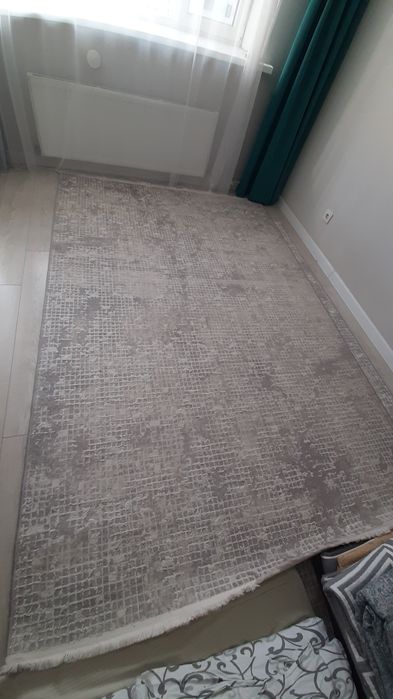 Продаётся ковёр.