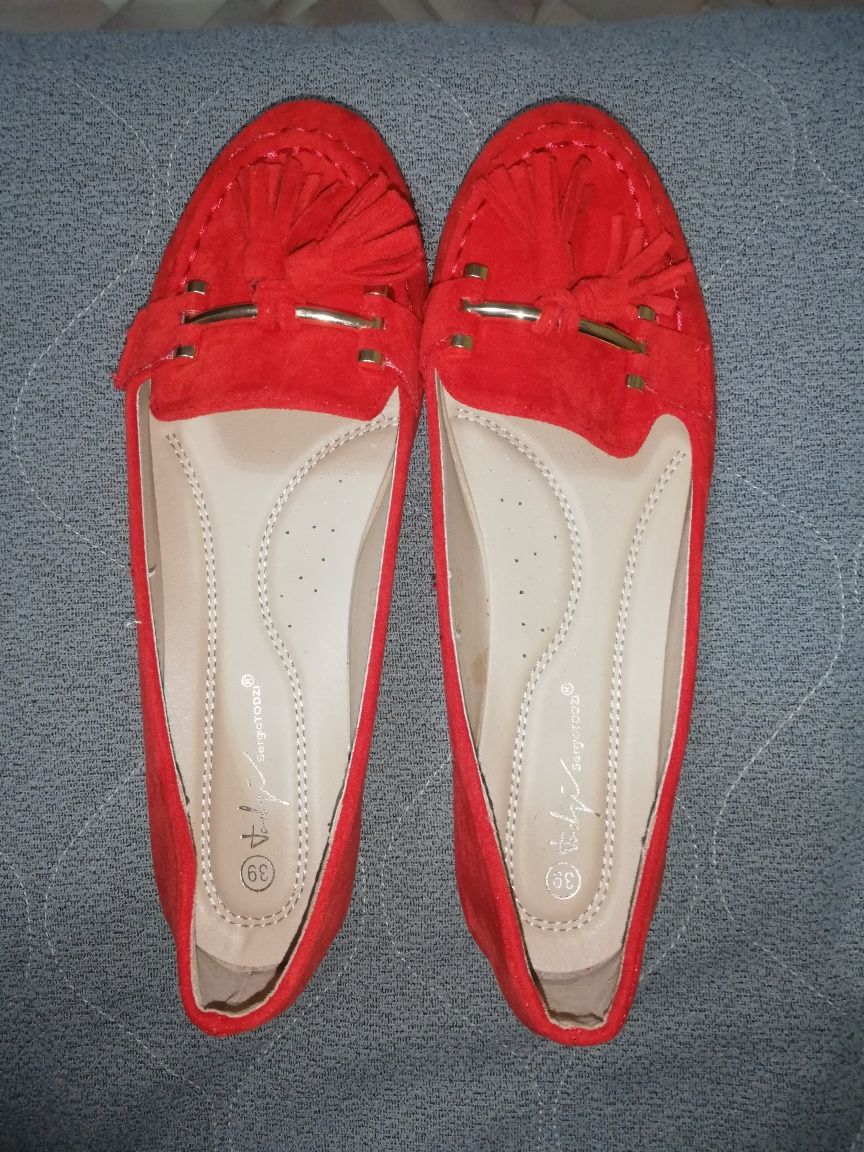 Женски пантофки червени