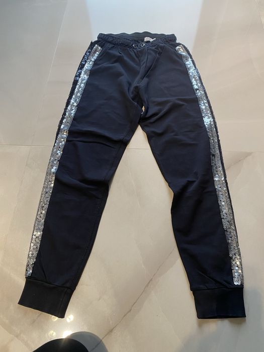 Pantaloni OVS purtati de cateva ori de culoare neagra cu paiete pe mar