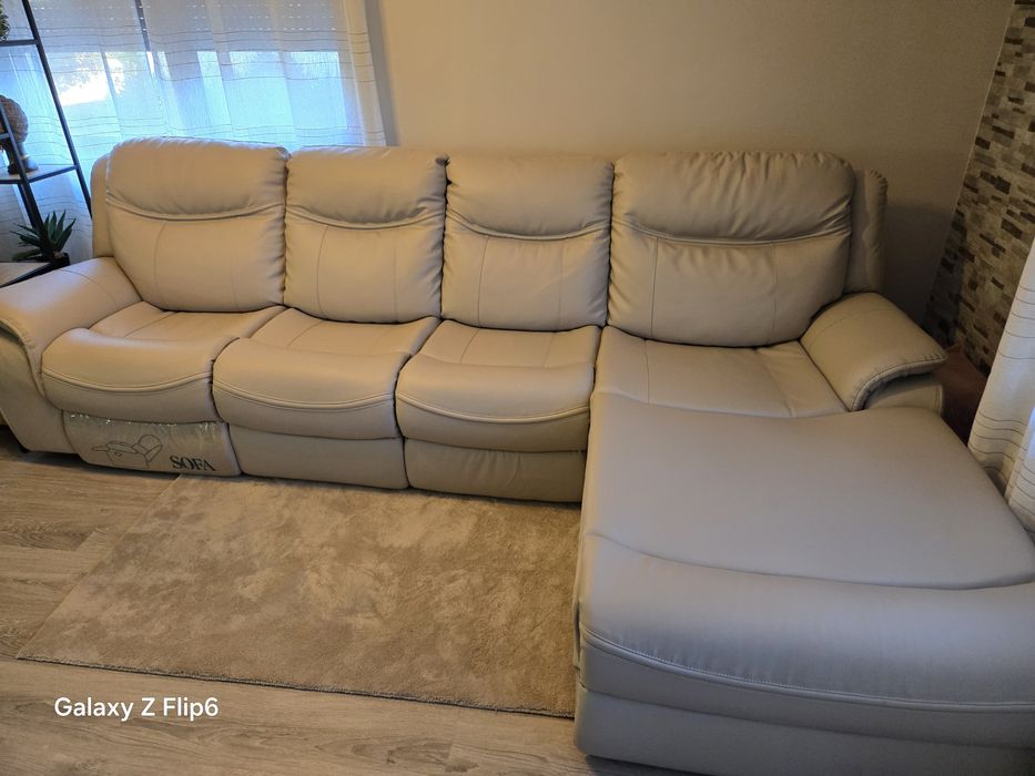 Ъглов кожен  диван