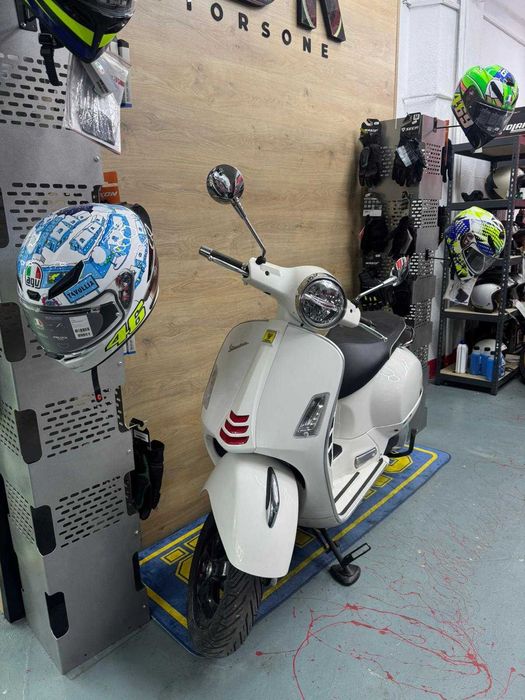 Vespa GTS 300 2022 -GARANTIE-