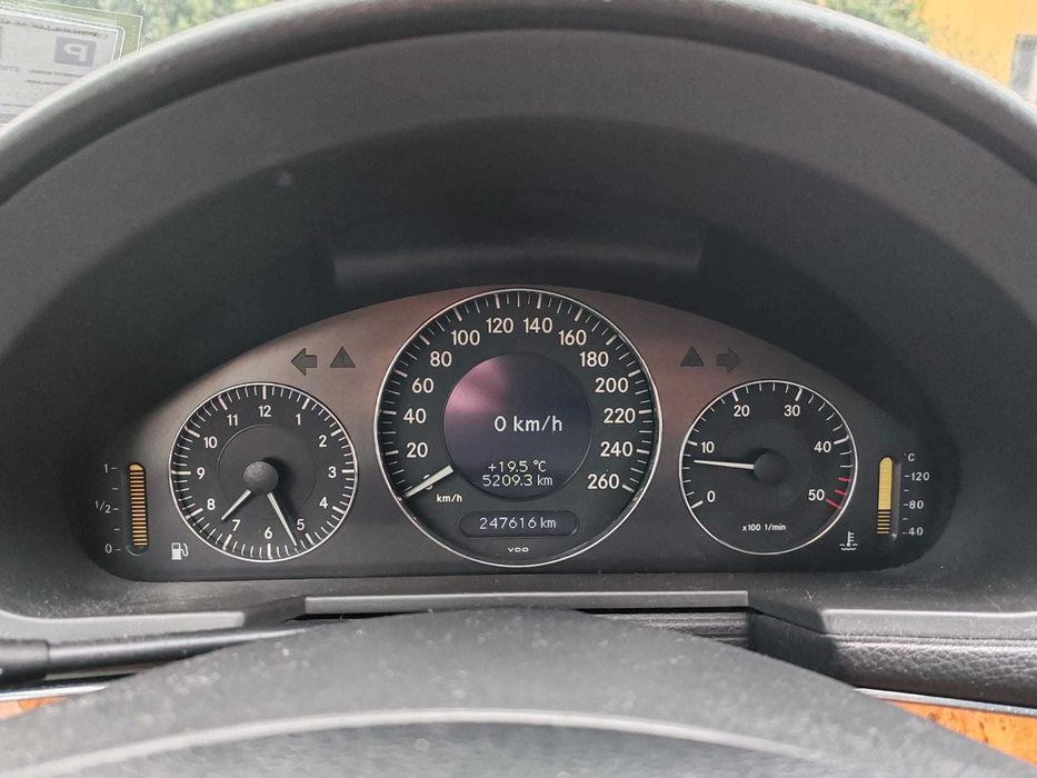 MERCEDES E 220 de vanzare- 2750 Euro