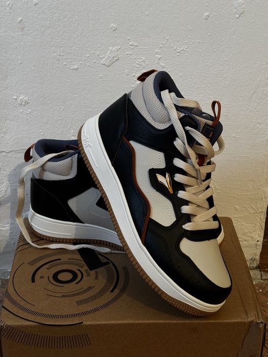 Зимняя кроссовка новый