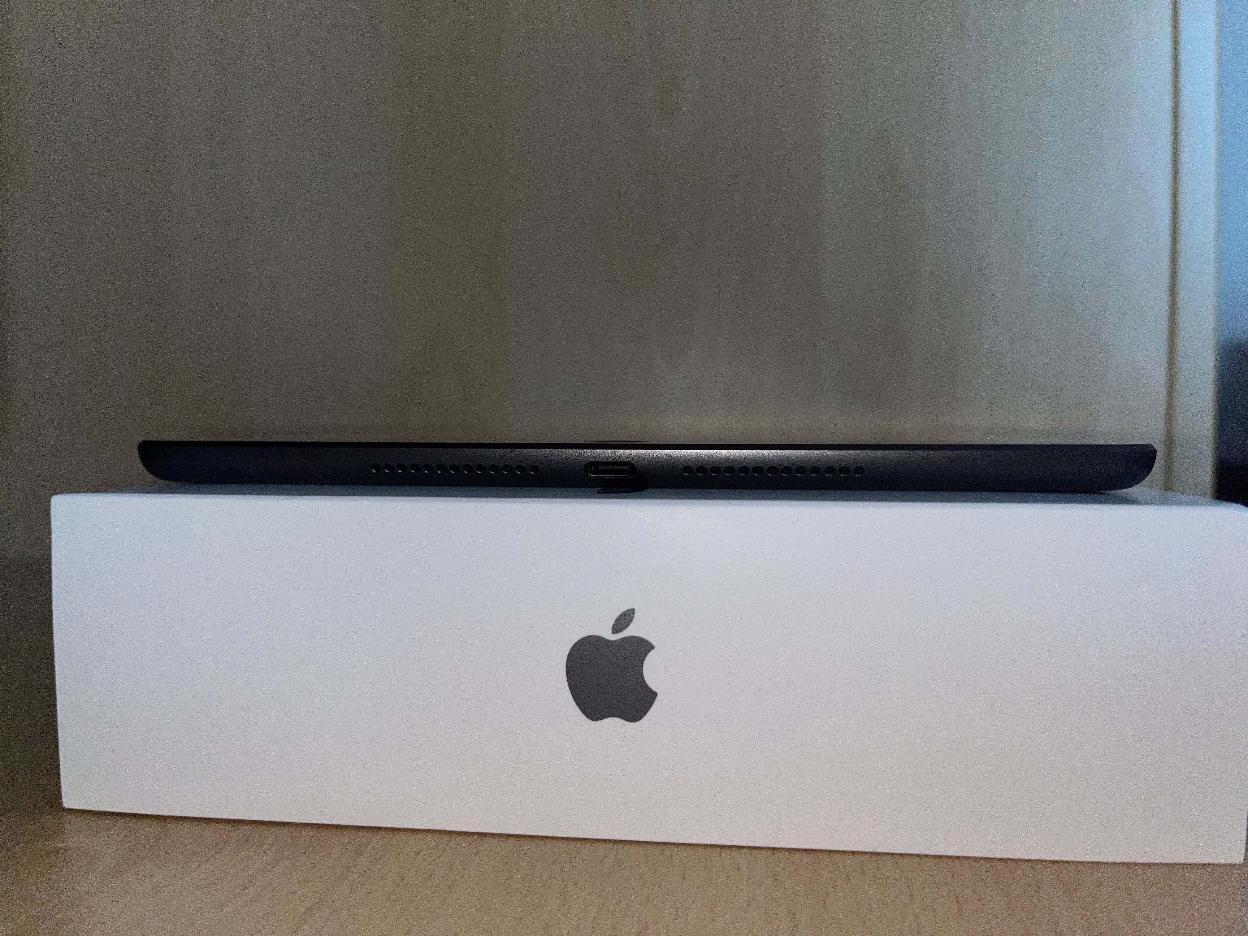 Таблет Apple iPad 2021 Wi-Fi 10.2'' 256GB Space Gray