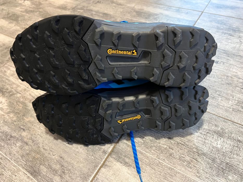 Маратонки ADIDAS TEREX неразличими  от нови