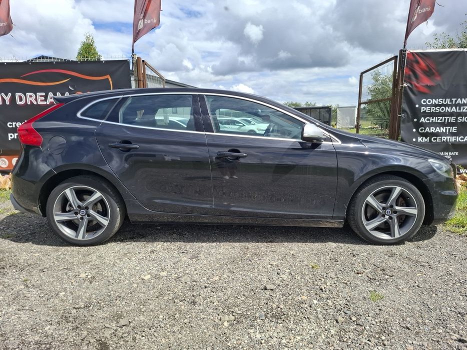 Volvo V40 R Design D3/Virtual Cockpit/Volan incalzit/Credit Auto