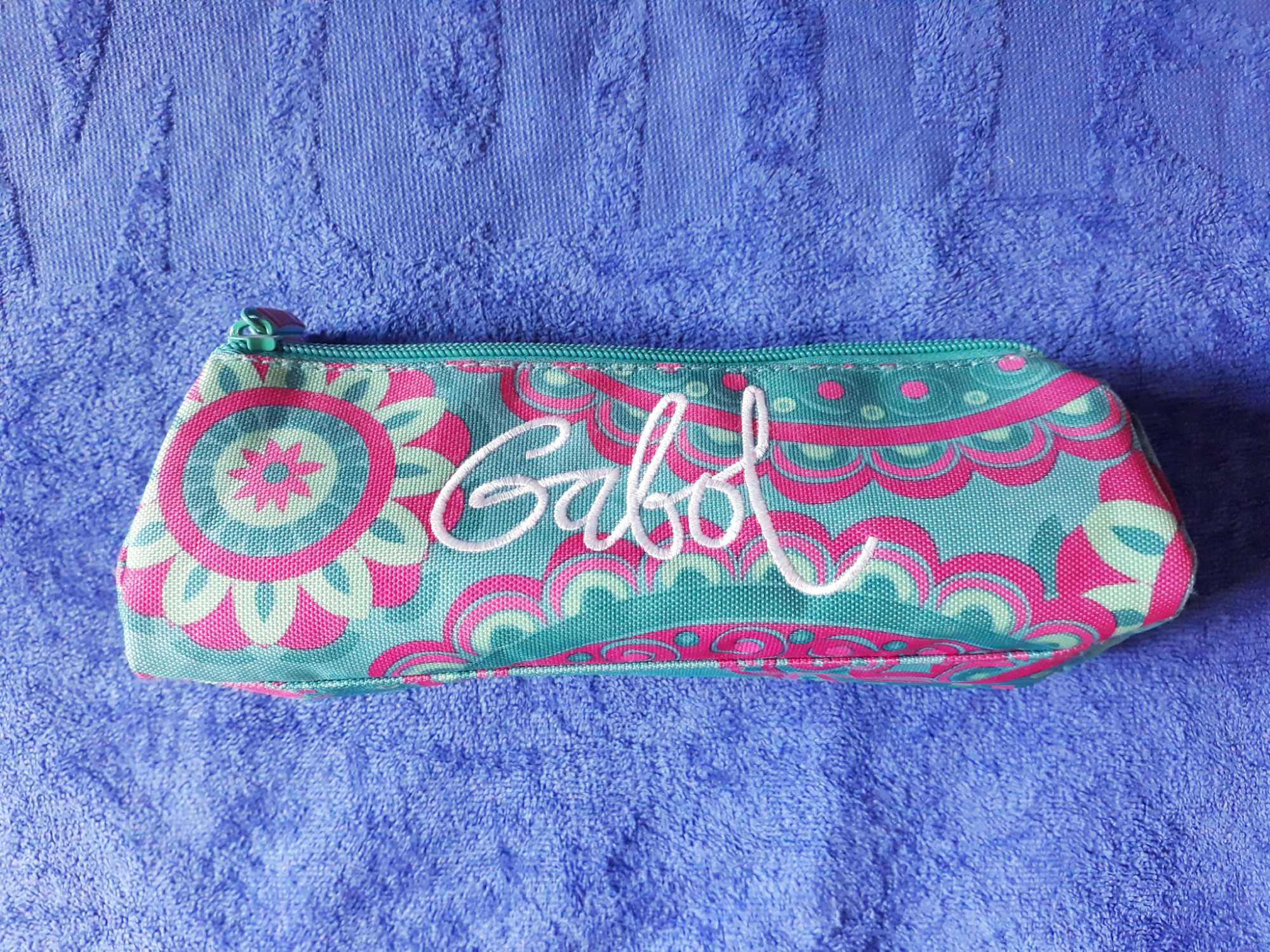 Несесер Gabol и 50 броя флумастри Faber-Castell