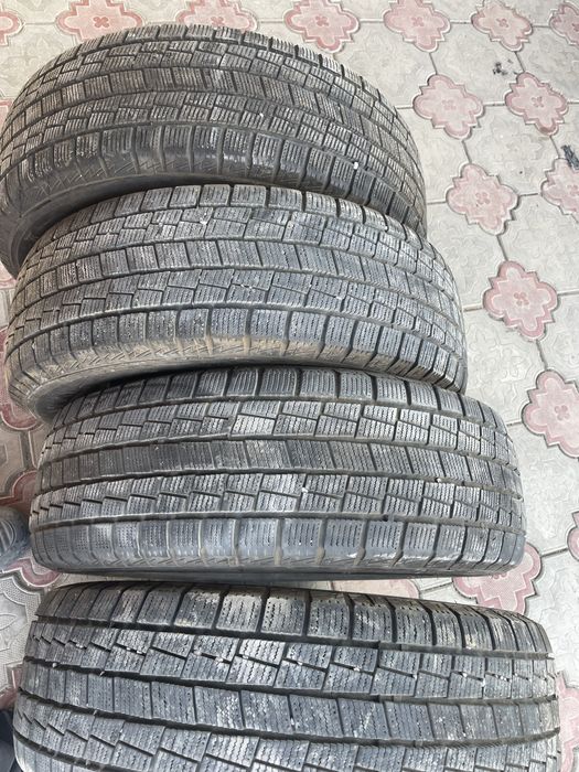 Бу Шины 215/65R 16