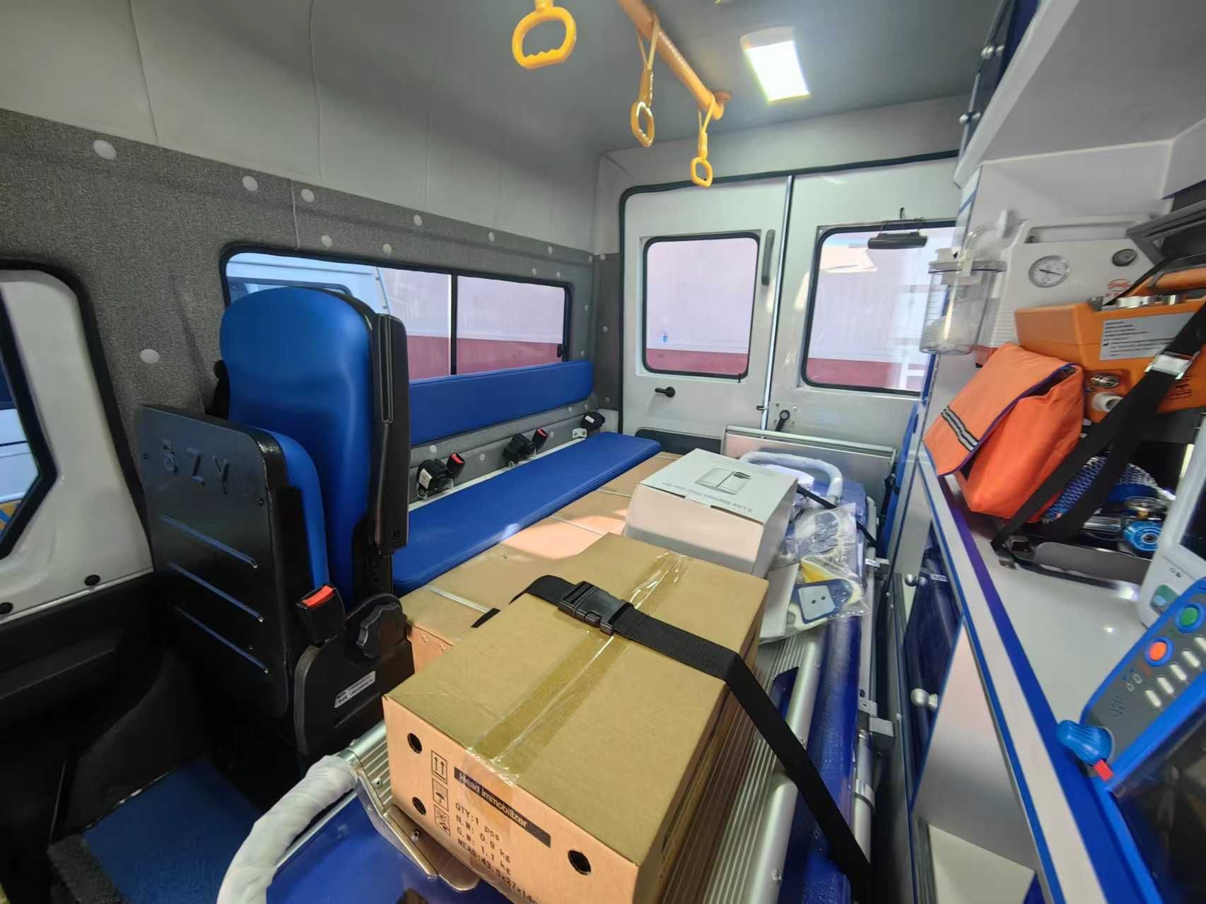 Машина скорой помощи внедорожник BAW Warrior Ambulance/ бензин/ заказ
