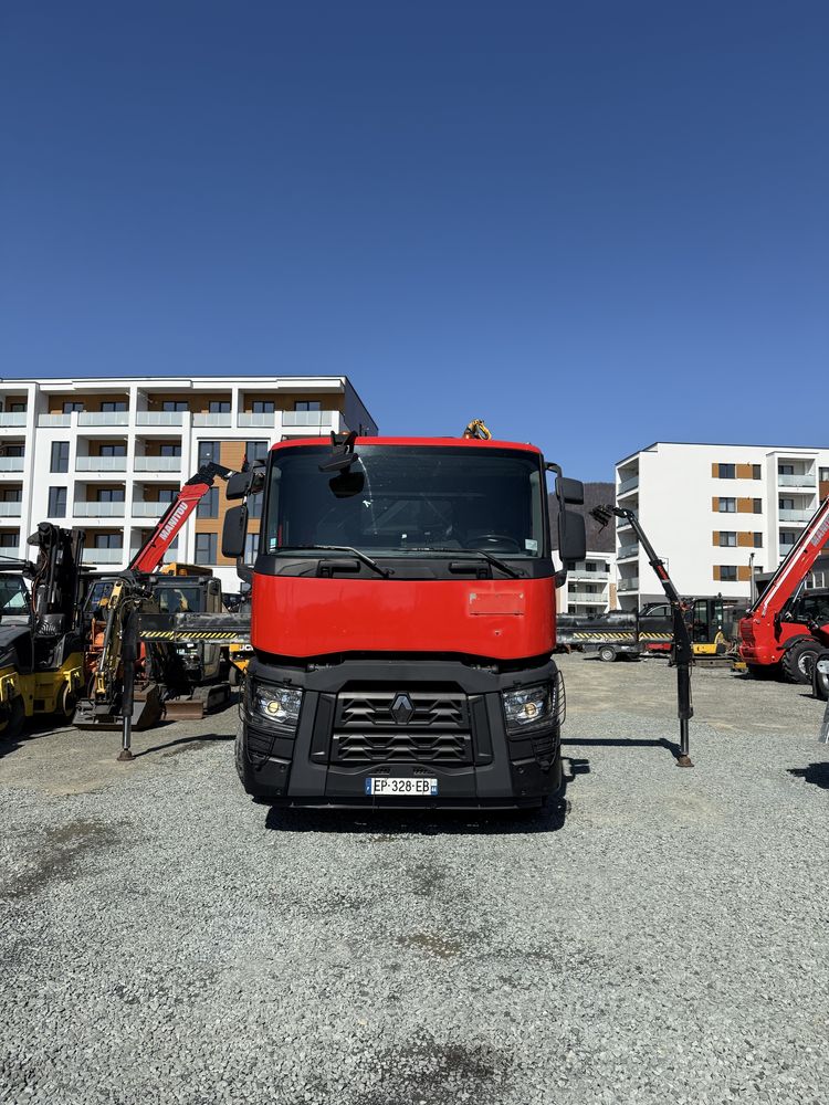 Camion Macara Renault an 2017 KM240 macara Hiab XS477 de 12 Tone