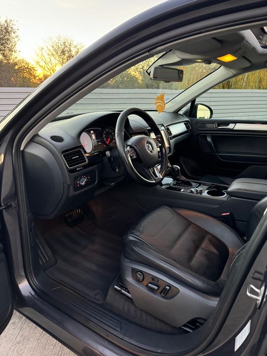 Volkswagen Touareg 7P 2011 3.0TDi V6 Panmoramic camere 360