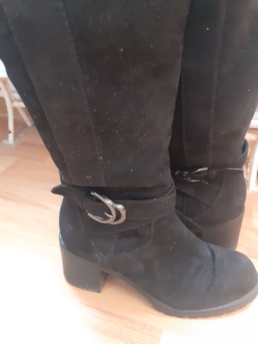 Cizme  nr36  până la genunchi