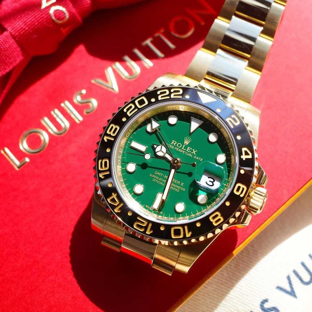 Часовници Rolex GMT-Master II златисто-зелено