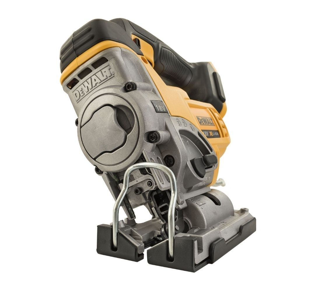 Зеге и батерия DEWALT DCS331