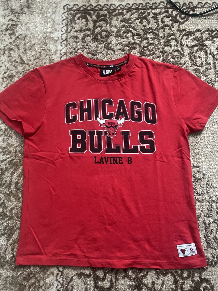 Vând tricou chicago bulls
