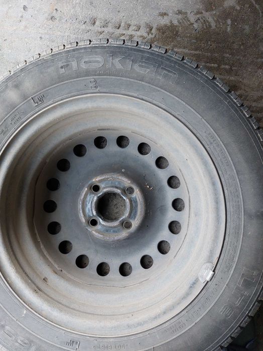 Vand 8 cauciucuri 165/70/14