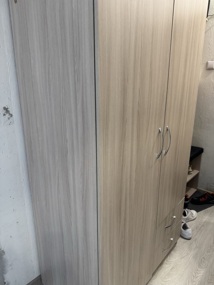 Продам шкаф для одежды