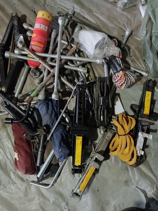 Vind cric , cheie auto