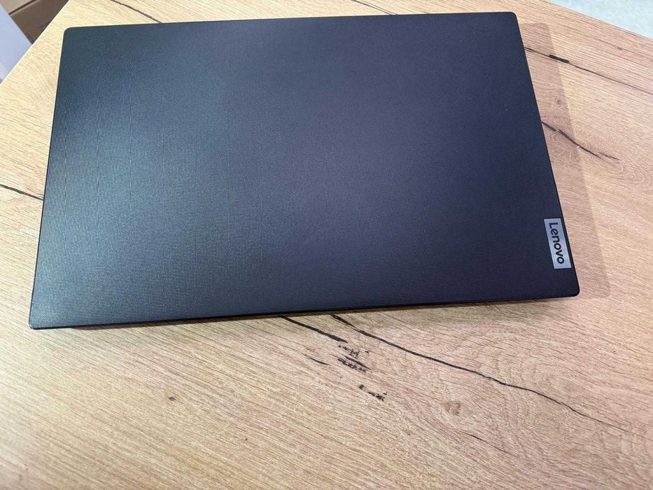 Lenovo V15 G2 ALC cu procesor AMD Ryzen™ 7 5700U, 16GB, 512GB
SSD