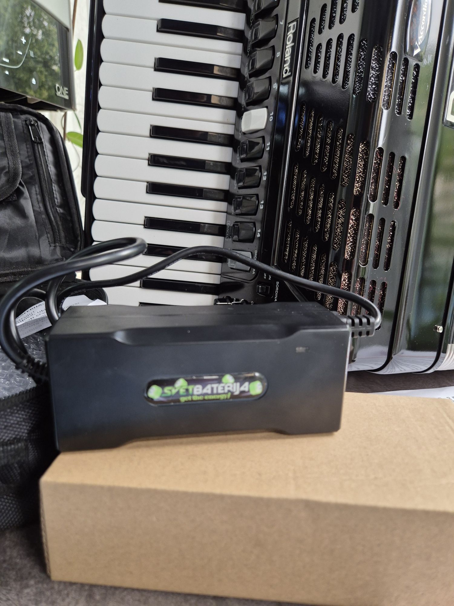 Acordeon Roland FR 7X in stare super ca Nou