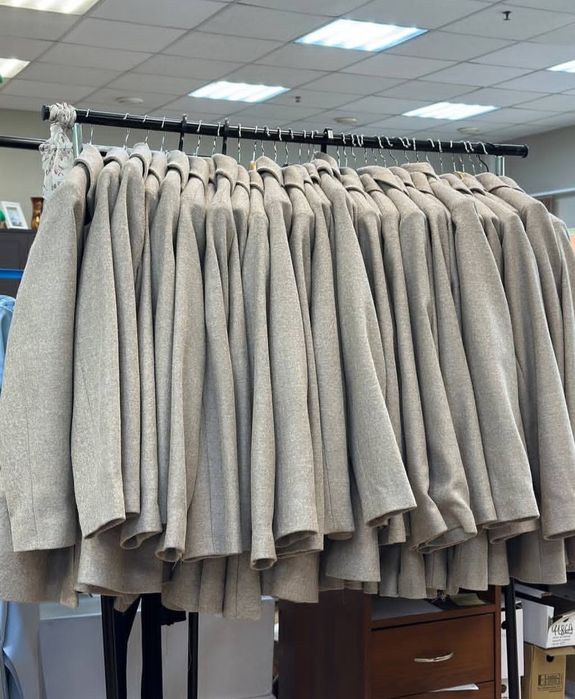 Швейный цех, Массовка