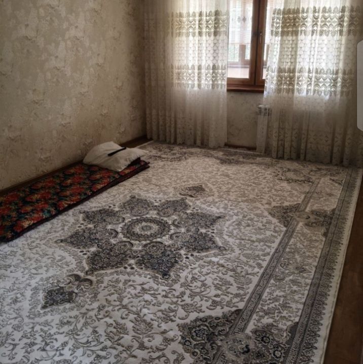 Бюк Ипак юли метроси ёнида оилага квартира бор