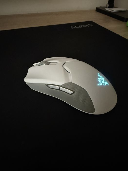 Mouse Razer viper ultimate mercury edition + dock de incarcare