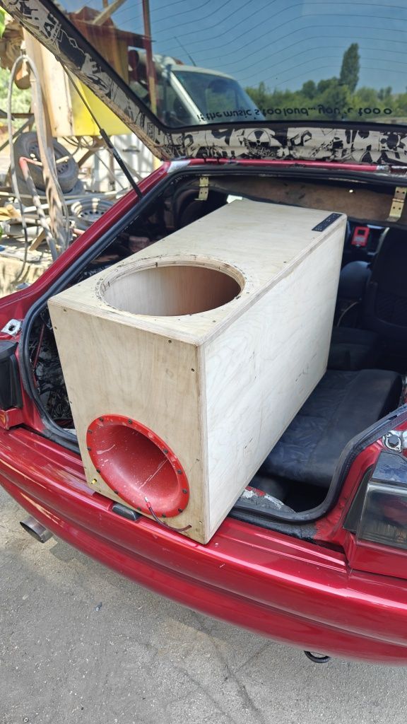 Бас каса 2000w RMS 12ка (говорител + кутия)