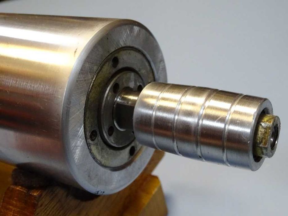 Шпиндел ВС3-71 ЗА 227П за вътрешен шлайф Ф80 L-300