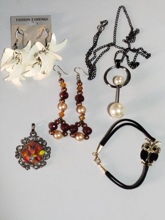 Продам бижутерию. Много вариантов