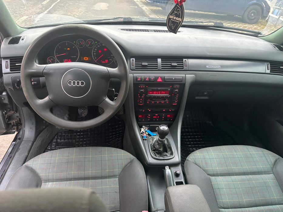 Audi A6 Allroad 2001 pe perne