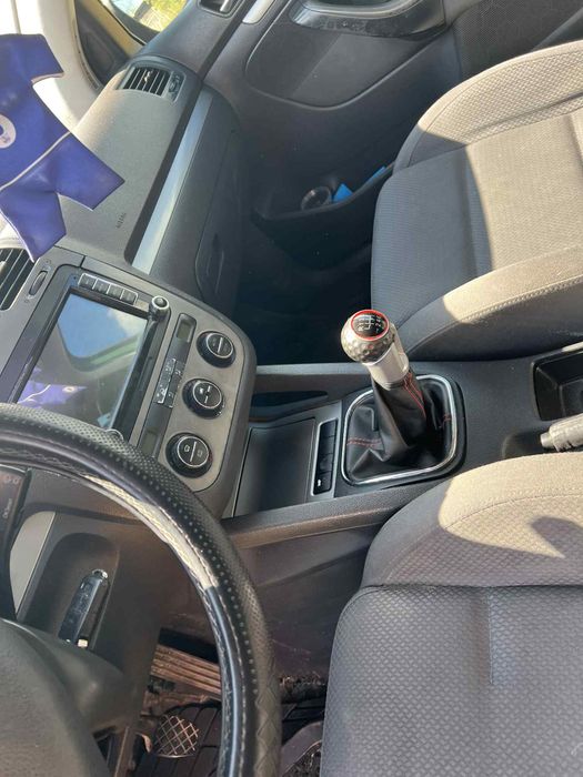 Продавам голф 5