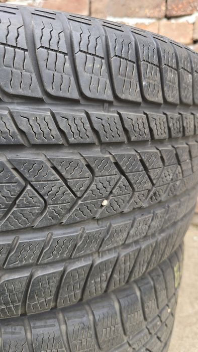 245 40 20 и 275 35 20 зимни гуми Pirelli Sotto Zero 3 RFT спорт пакет