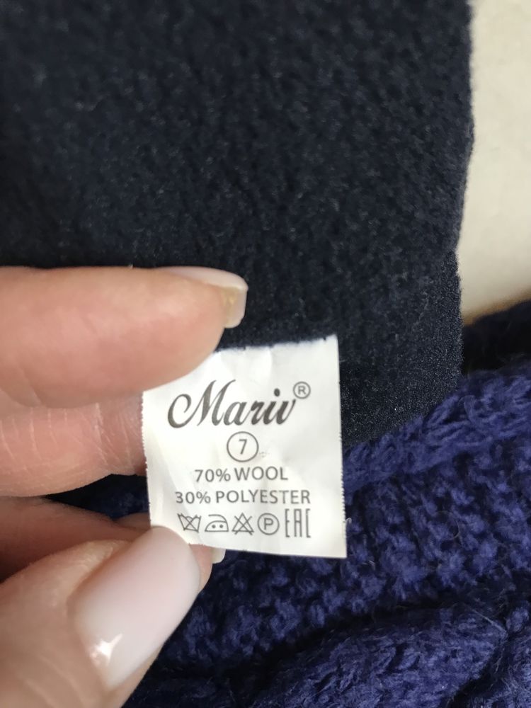 Продам шапку с шарфом для девочки.