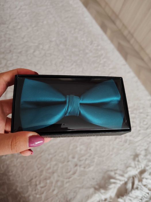 Нова папионка в цвят тюркоазено зелено