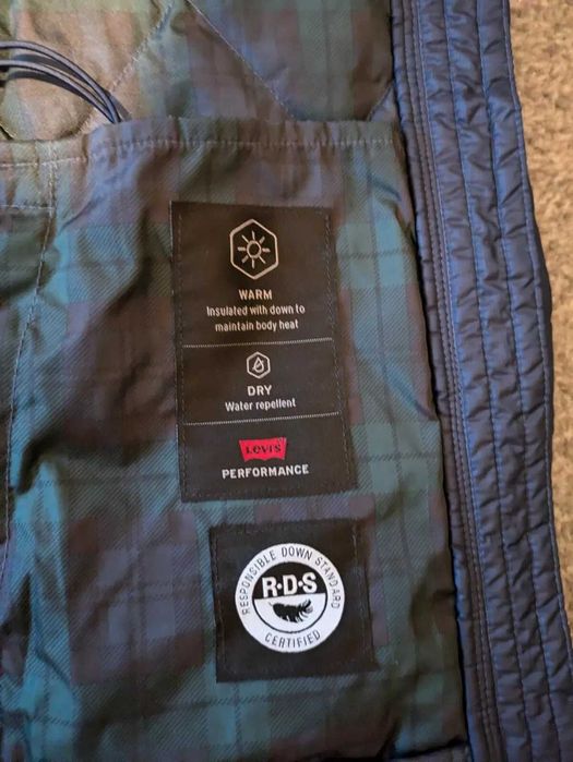 Леко,  дамско пухено яке Levis размер М.