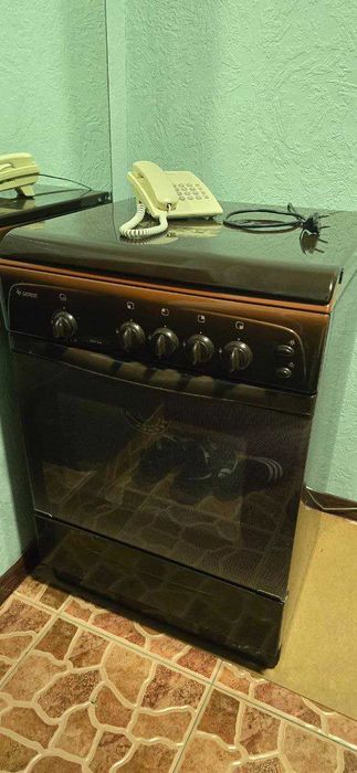 Продам газовую плиту  GEFEST