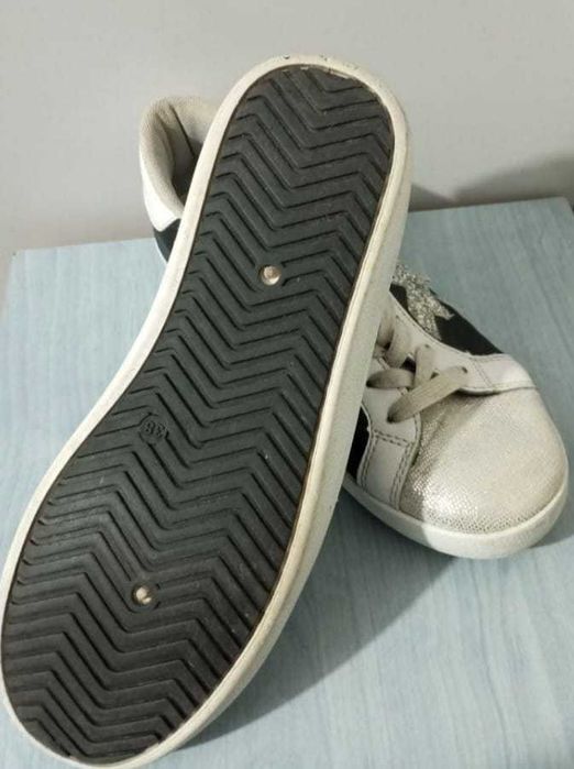 Teniși din piele ecologica mărimea 38