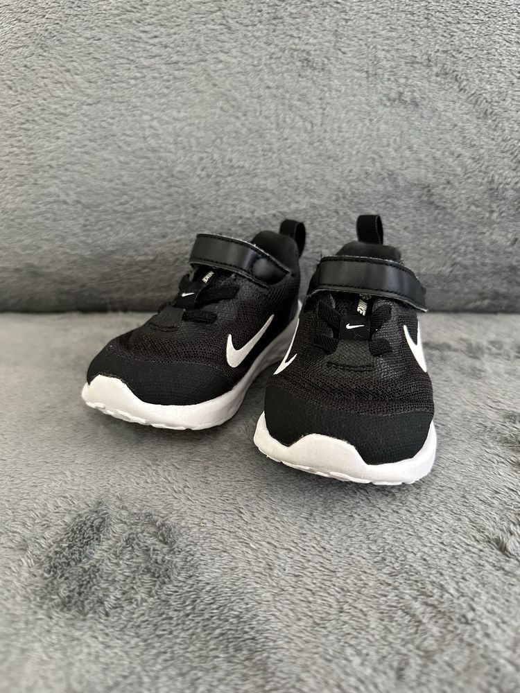 Nike. Обувки.