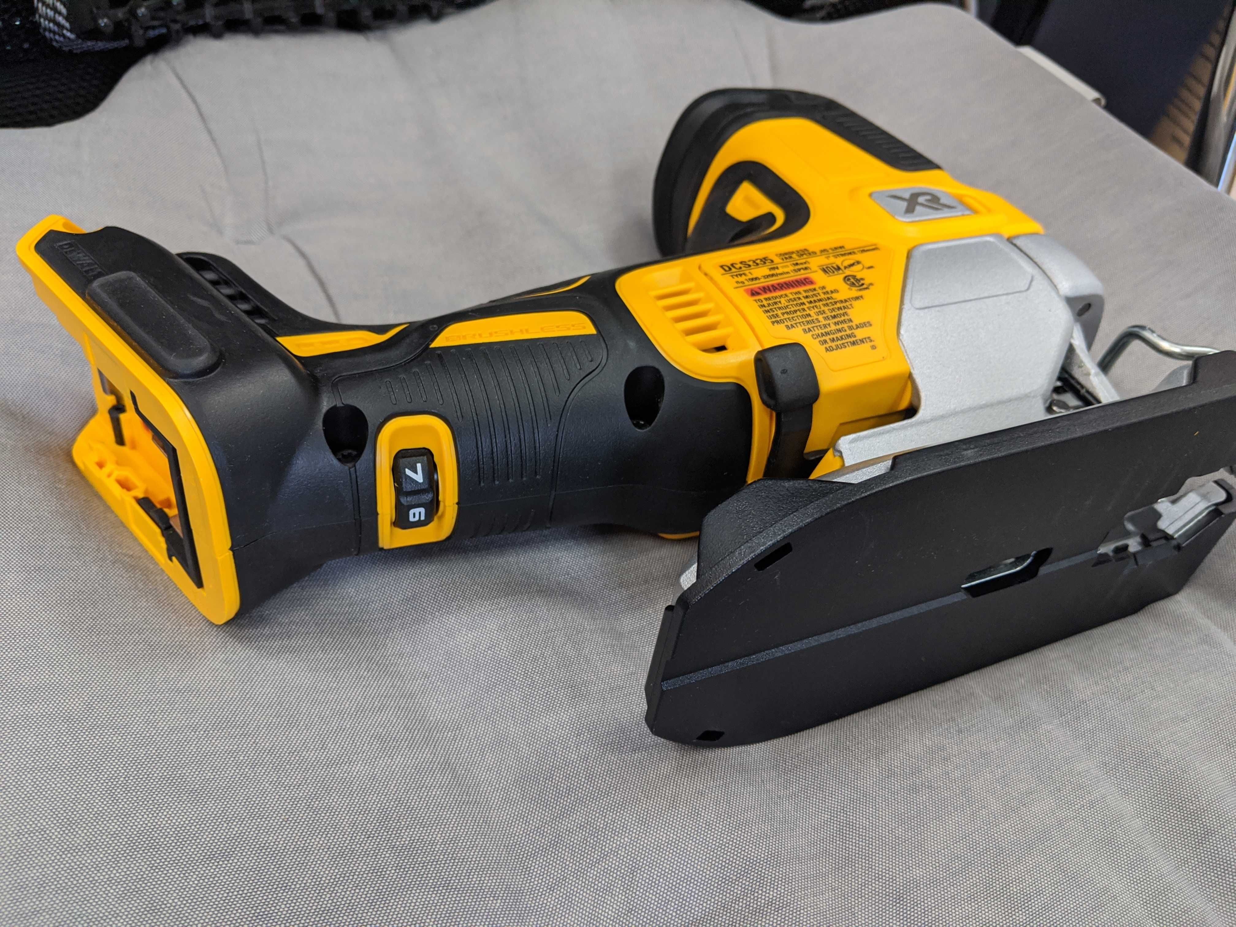 Акумулаторен прободен трион/зеге DEWALT DCS335 Внос от САЩ