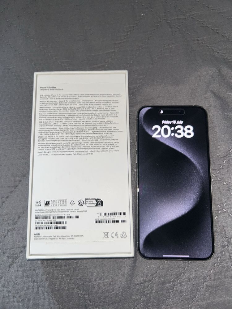 Iphone 15 pro max 256gb бял